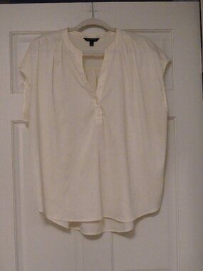 Banana Republic Factory Ivory Split Neck Blouse XL Cap Sleeve Top